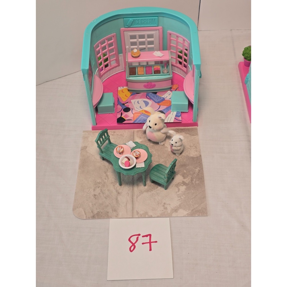 Li'l Woodzeez Calico Critters Mix Scoops Sprinkles Ice Cream Shop w Accessories